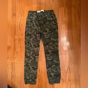 Levi's Green Camo Kids Joggers size 14 NWT